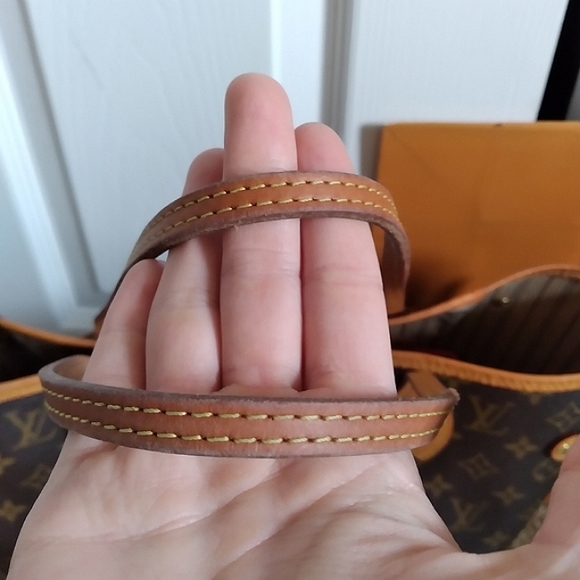 Louis Vuitton MM Neverful - Picture 4 of 15